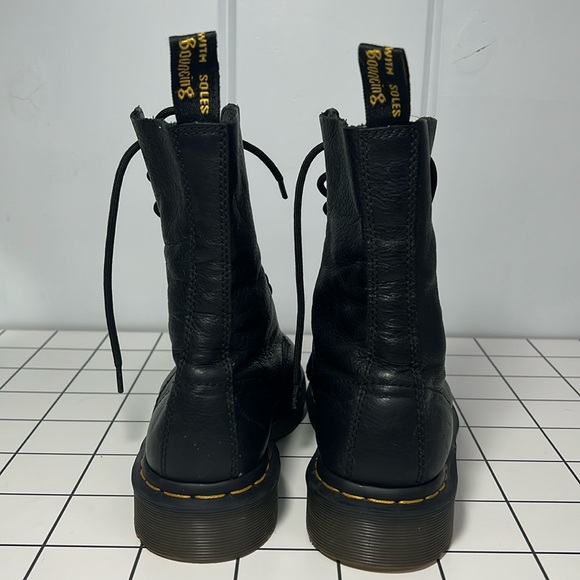 Dr Marten 1490 size 6 (UK 4) 10 eye Black Virginia Leather Boots - Picture 1 of 10